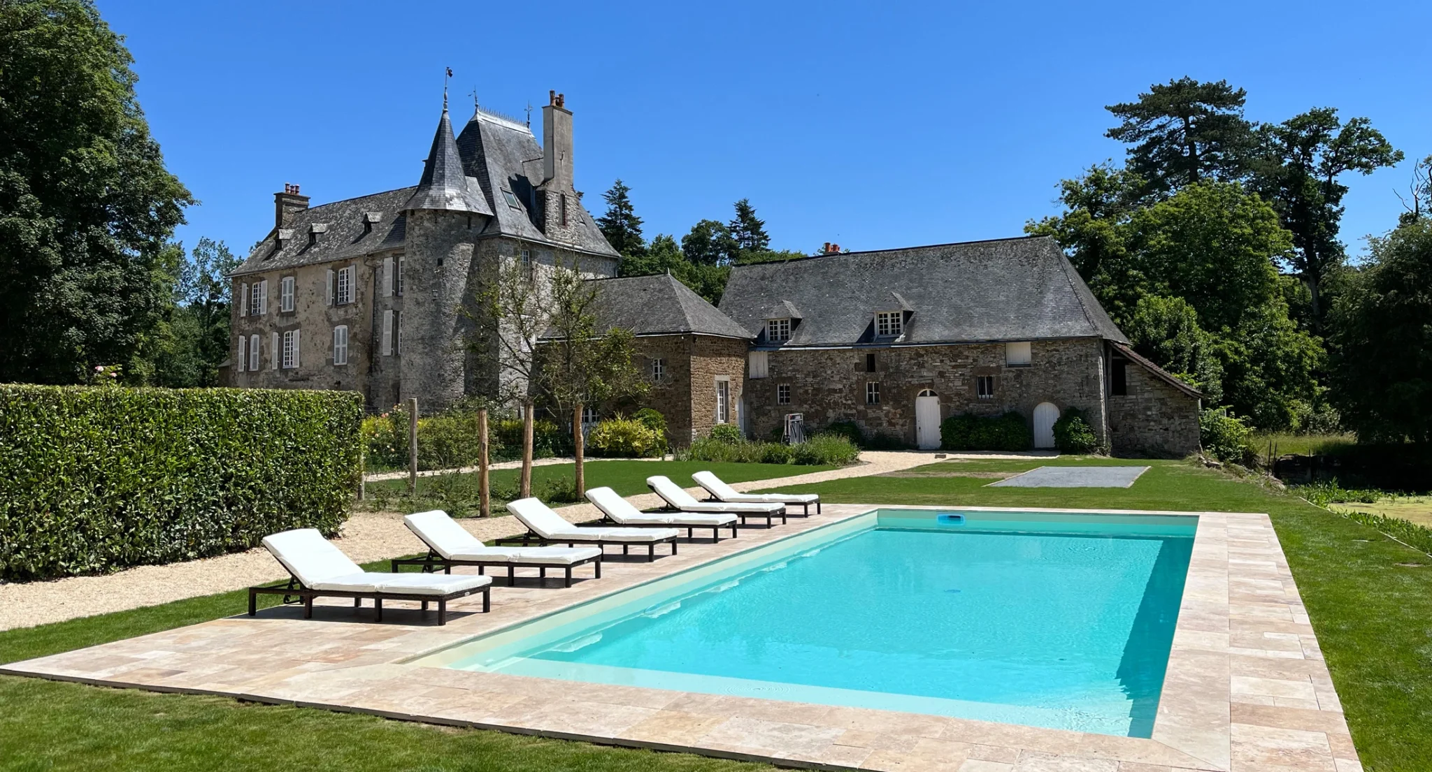 gîte avec piscine et spa en Mayenne